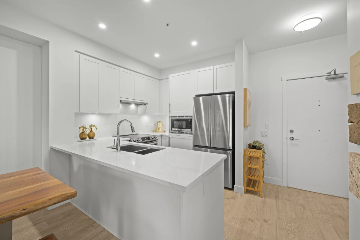 Dining Area Photo of 110 2160 Grant Avenue, Port Coquitlam, BC