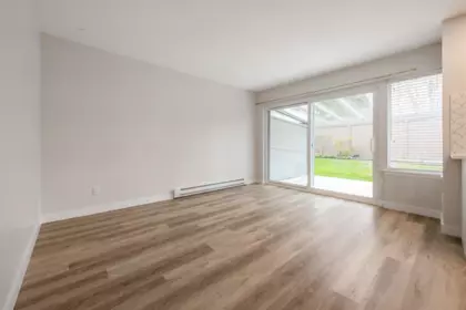 Breakfast Nook Photo of 1 14251 18a Avenue, Surrey, BC