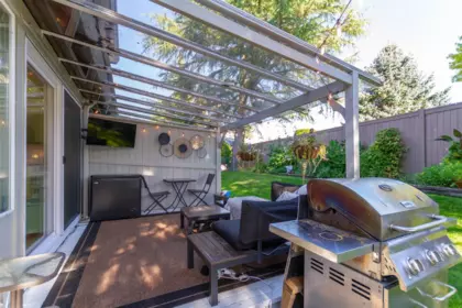 Hot Tub / Spa Photo of 1 14251 18a Avenue, Surrey, BC
