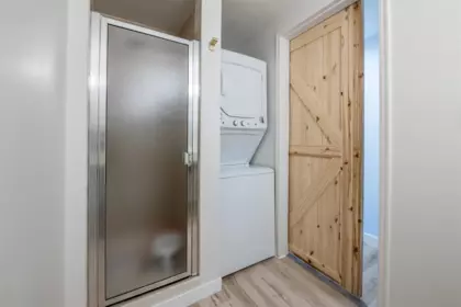 Mudroom Photo of 1 14251 18a Avenue, Surrey, BC