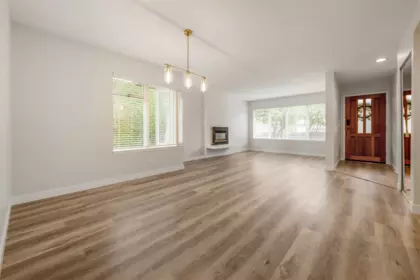 Walk-In Closet Photo of 1 14251 18a Avenue, Surrey, BC
