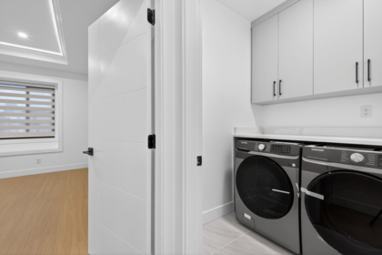 Guest Bathroom Photo of 7645 197 Street, Langley, BC