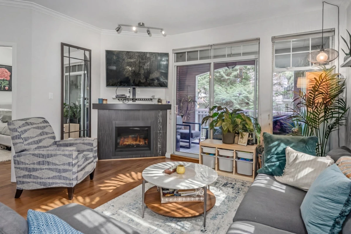 Living Room Photo of 112 5677 208 Street, Langley, BC