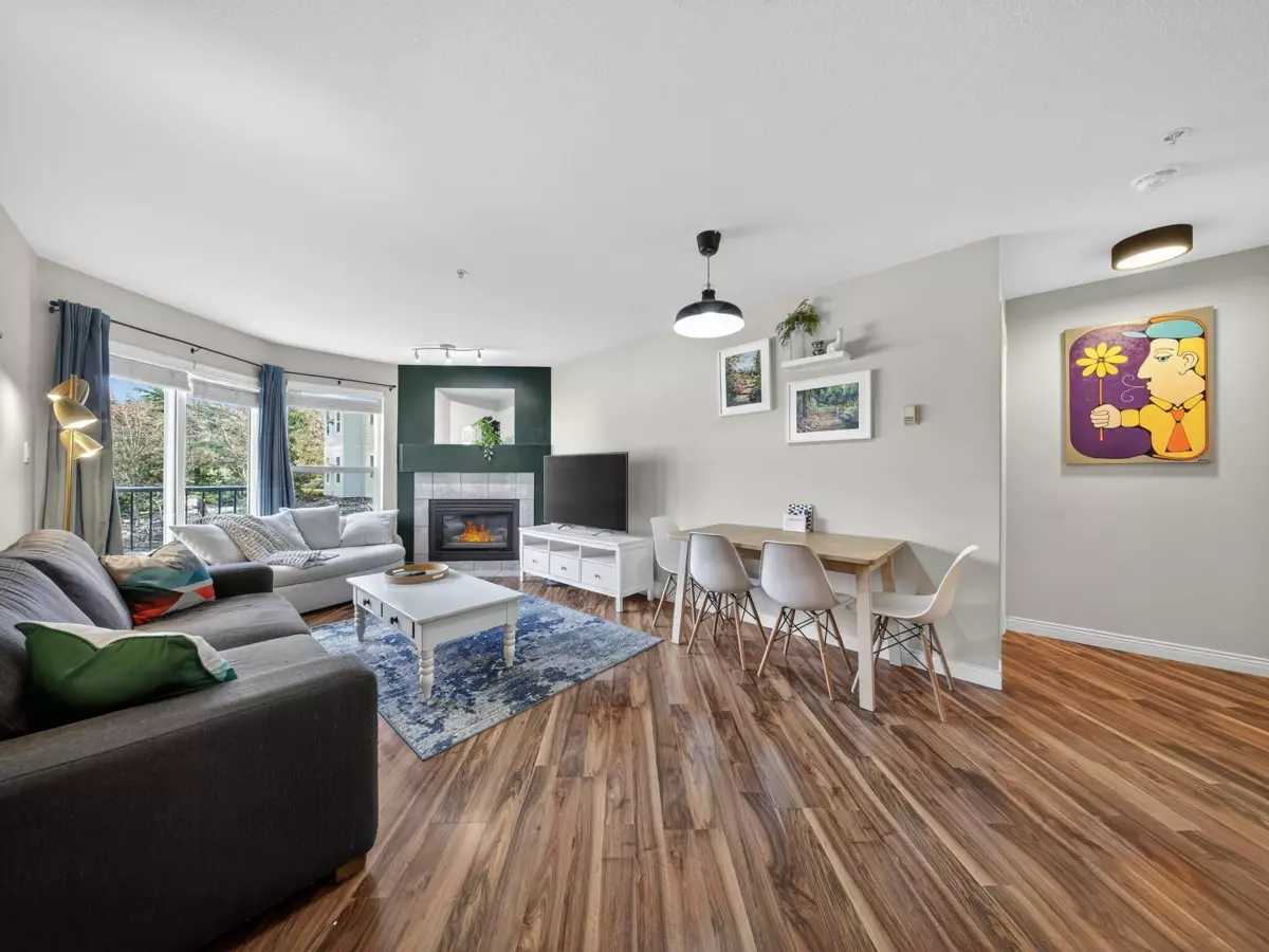 Family Room Photo of 211 33480 George Ferguson Way, Abbotsford, BC