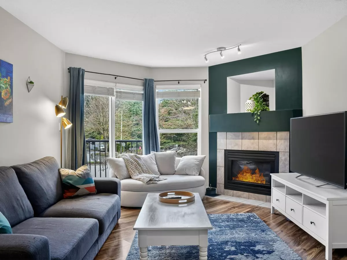 Living Room Photo of 211 33480 George Ferguson Way, Abbotsford, BC
