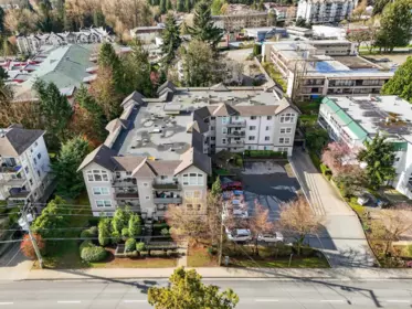Swimming Pool Photo of 211 33480 George Ferguson Way, Abbotsford, BC