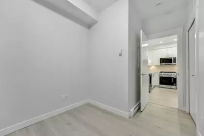 Entry Foyer Photo of 104 33886 Pine Street, Abbotsford, BC