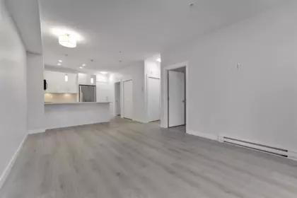 Walk-In Closet Photo of 104 33886 Pine Street, Abbotsford, BC
