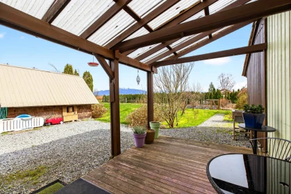 Hot Tub / Spa Photo of 17515 Ford Road Detour, Pitt Meadows, BC
