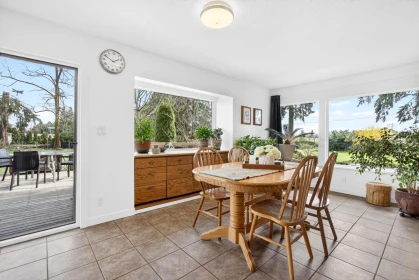 Kitchen Photo of 17515 Ford Road Detour, Pitt Meadows, BC
