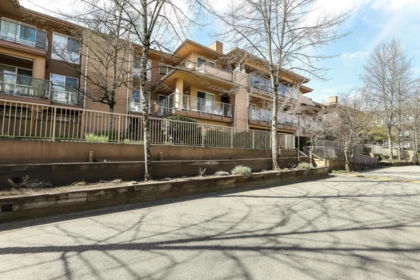 Front Yard Photo of 210 14980 101a Avenue, Surrey, BC