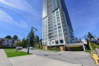 Front Yard Photo of 905 13359 Old Yale Road, Surrey, BC
