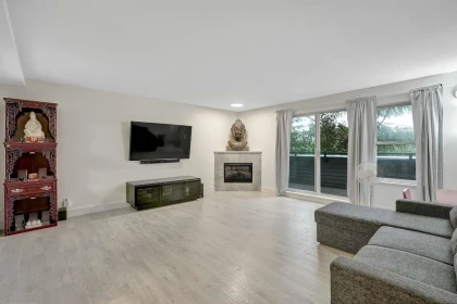 Walk-In Closet Photo of 144 Shoreline Circle, Port Moody, BC