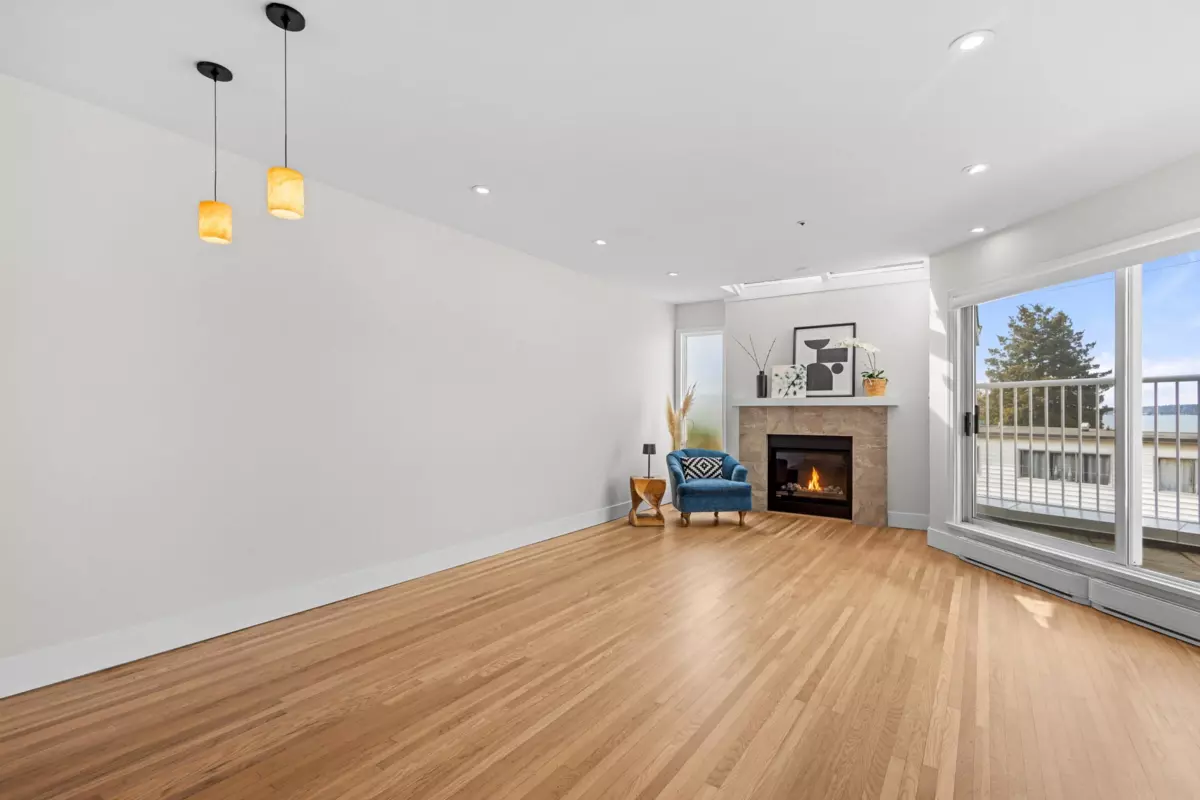 Dining Area Photo of 302 2215 Mcgill Street, Vancouver, BC