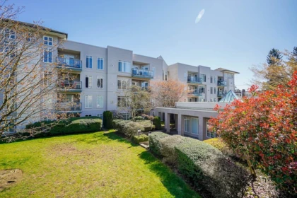 Outdoor Patio Photo of 208 32075 George Ferguson Way, Abbotsford, BC