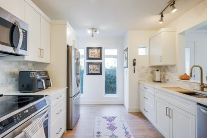 Primary Bedroom Photo of 208 32075 George Ferguson Way, Abbotsford, BC