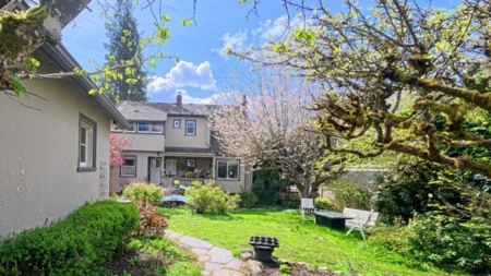 Swimming Pool Photo of 3425 W 33rd Avenue, Vancouver, BC