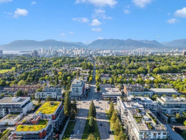 Outdoor Deck Photo of 275 W King Edward Avenue, Vancouver, BC