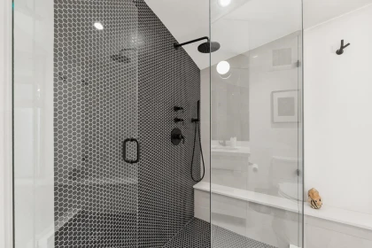 Guest Bathroom Photo of 6011 Eagleridge Drive, West Vancouver, BC
