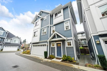 Front Yard Photo of 14 7780 Bridge Street, Richmond, BC