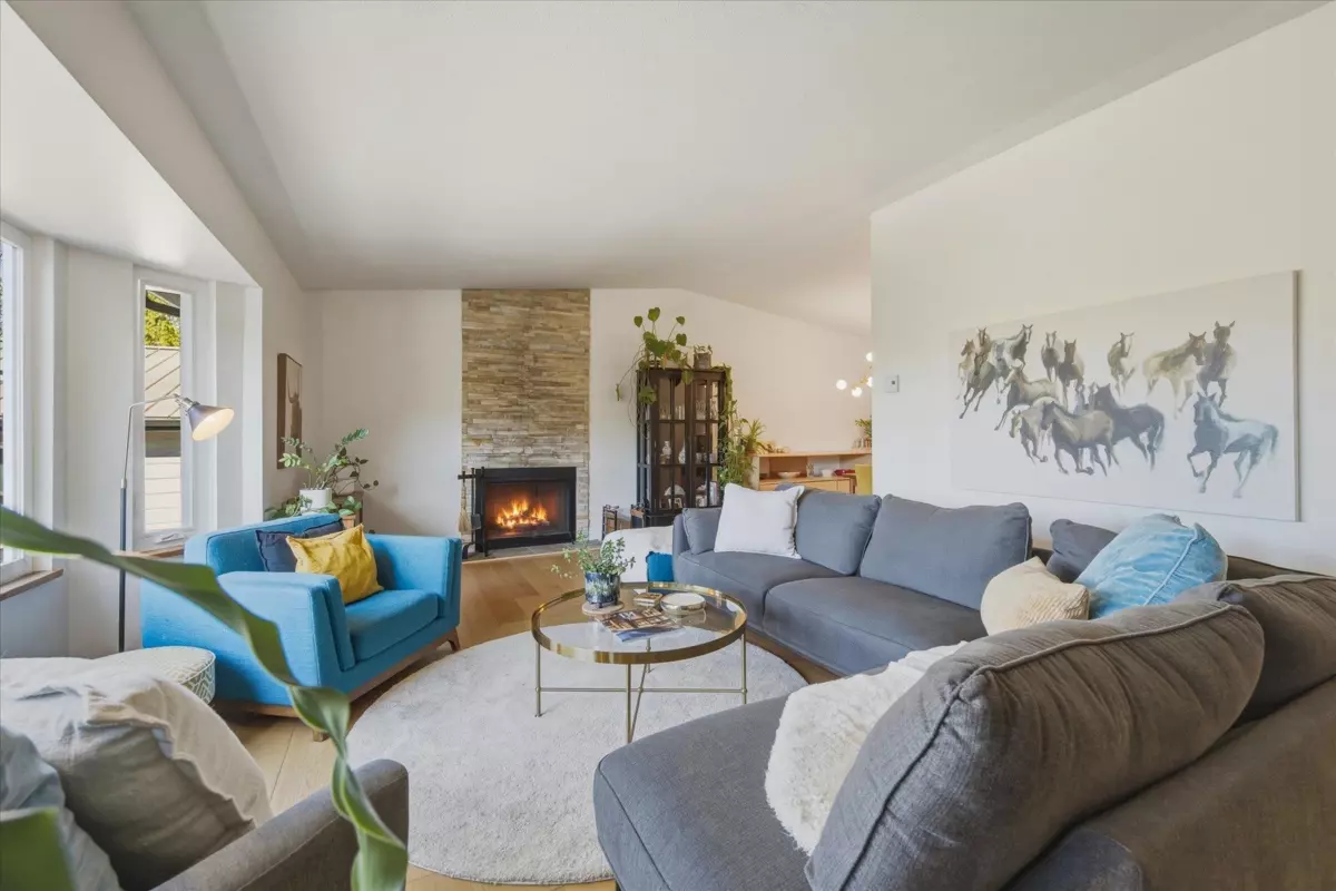 Living Room Photo of 2640 Rhum & Eigg Drive, Squamish, BC