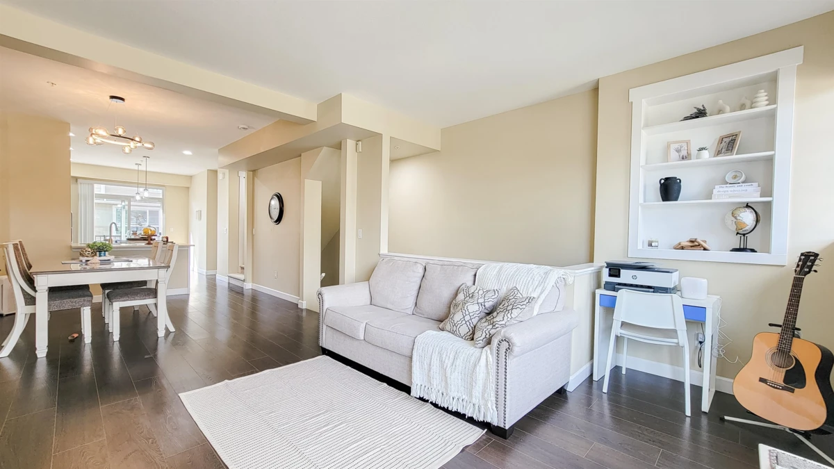 Dining Area Photo of 4 7059 210 Street, Langley, BC