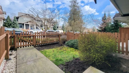 Garden / Landscaping Photo of 4 7059 210 Street, Langley, BC