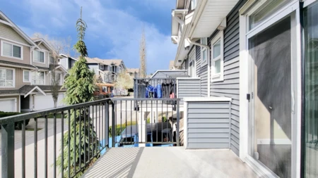 Office / Den Photo of 4 7059 210 Street, Langley, BC