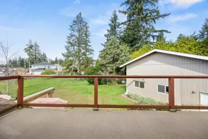 Mudroom Photo of 5715 132 Street, Surrey, BC