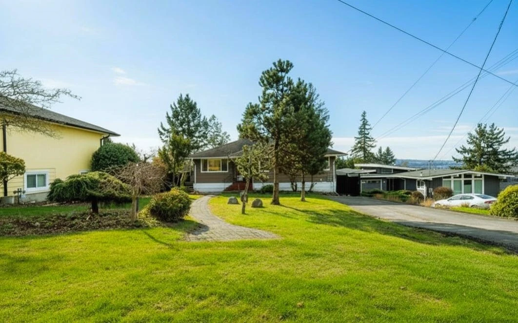 Living Room Photo of 320 Seaforth Crescent, Coquitlam, BC