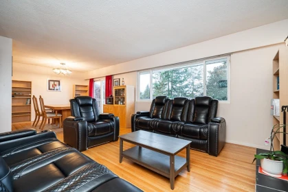 Breakfast Nook Photo of 320 Seaforth Crescent, Coquitlam, BC