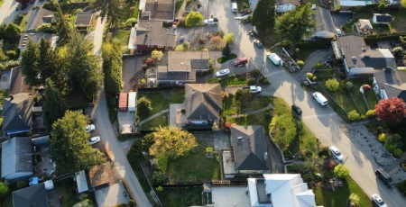 Garden / Landscaping Photo of 320 Seaforth Crescent, Coquitlam, BC