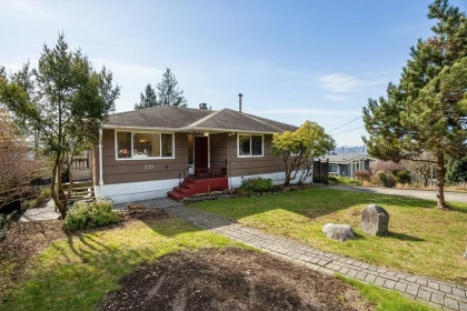 Hot Tub / Spa Photo of 320 Seaforth Crescent, Coquitlam, BC
