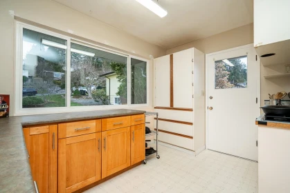 Kitchen Photo of 320 Seaforth Crescent, Coquitlam, BC