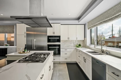 Kitchen Island Photo of 3128 Graveley Street, Vancouver, BC