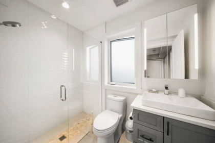 Powder Room Photo of 3128 Graveley Street, Vancouver, BC