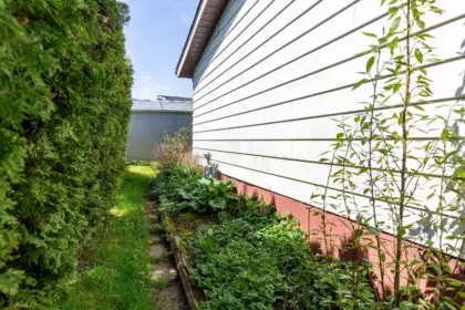 Front Yard Photo of 60 8254 134 Street, Surrey, BC