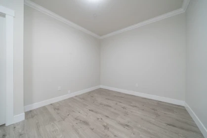 Kitchen Photo of 408 13799 101 Avenue, Surrey, BC