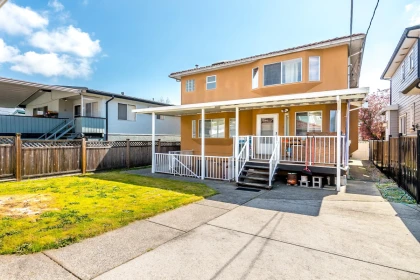 Backyard Photo of 927 E 50th Avenue, Vancouver, BC