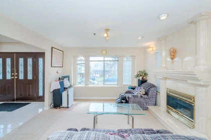 Kitchen Photo of 927 E 50th Avenue, Vancouver, BC