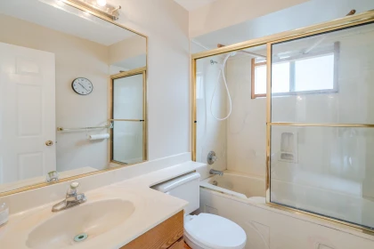 Mudroom Photo of 927 E 50th Avenue, Vancouver, BC
