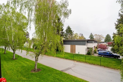 Garden / Landscaping Photo of 222 3411 Springfield Drive, Richmond, BC