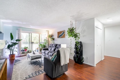Kitchen Photo of 222 3411 Springfield Drive, Richmond, BC