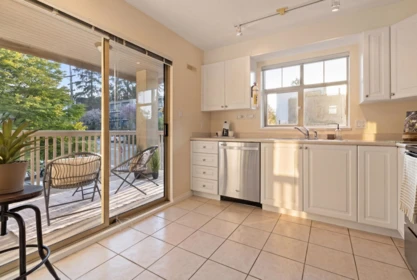 Guest Bathroom Photo of 405 2059 Chesterfield Avenue, North Vancouver, BC