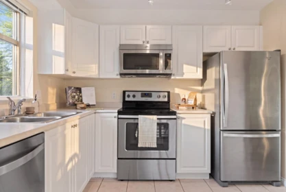 Laundry Room Photo of 405 2059 Chesterfield Avenue, North Vancouver, BC