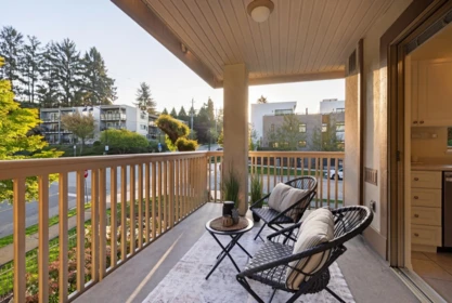 Loft / Bonus Room Photo of 405 2059 Chesterfield Avenue, North Vancouver, BC