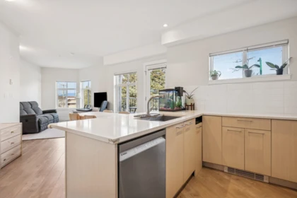 205 7180 Barnet Road, Burnaby, BC, Burnaby — Townhouse for sale