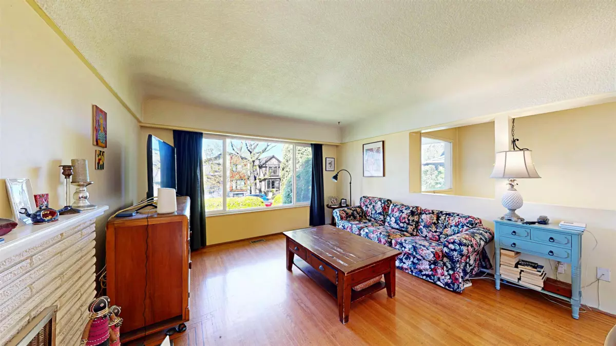 Dining Area Photo of 3752 Beatrice Street, Vancouver, BC