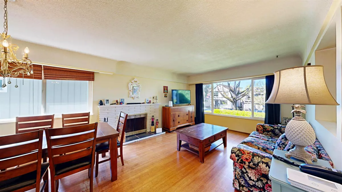 Family Room Photo of 3752 Beatrice Street, Vancouver, BC