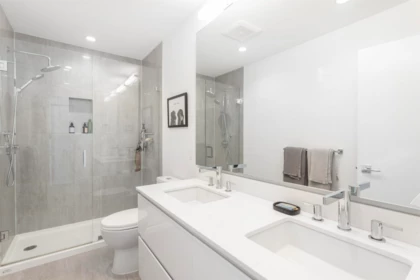 Mudroom Photo of 204 715 W 15th Street, North Vancouver, BC